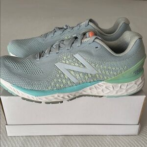 New Balance 9.5 light blue and sea foam trim  Running Shoes